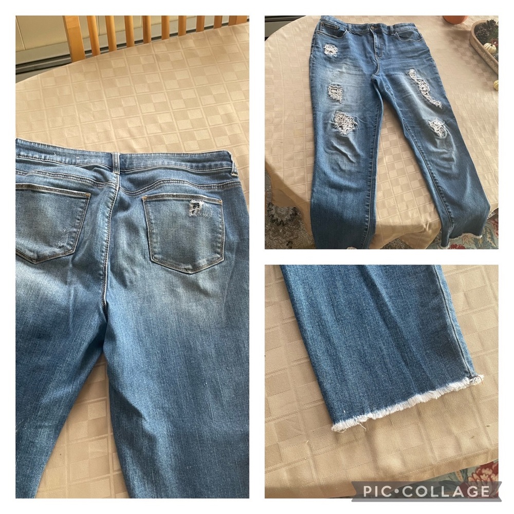 Distressed crop light wash jeans